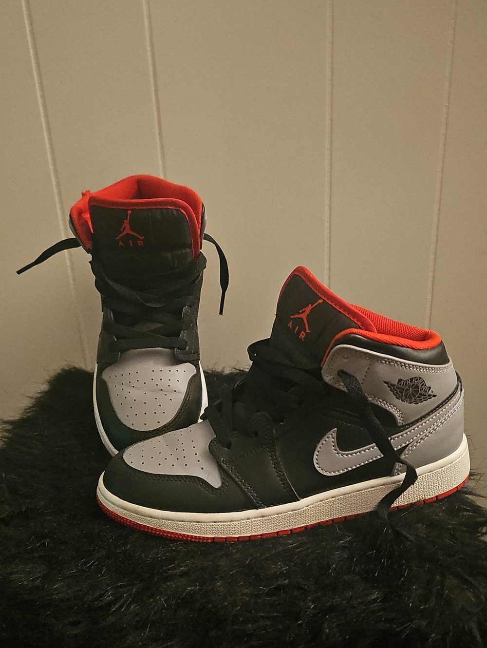 Jordan Kids High-Top Sneakers in Black, Gray & Red